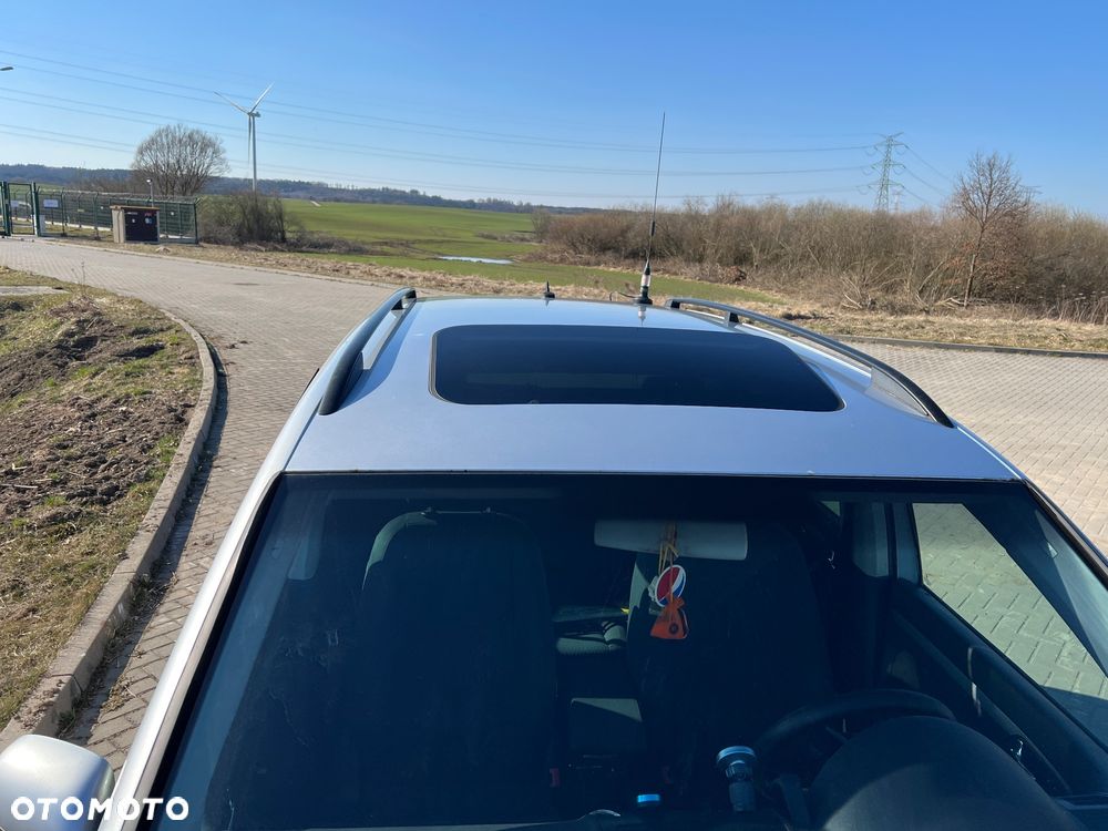 Volkswagen Touran 2.0 TDI Highline - 13