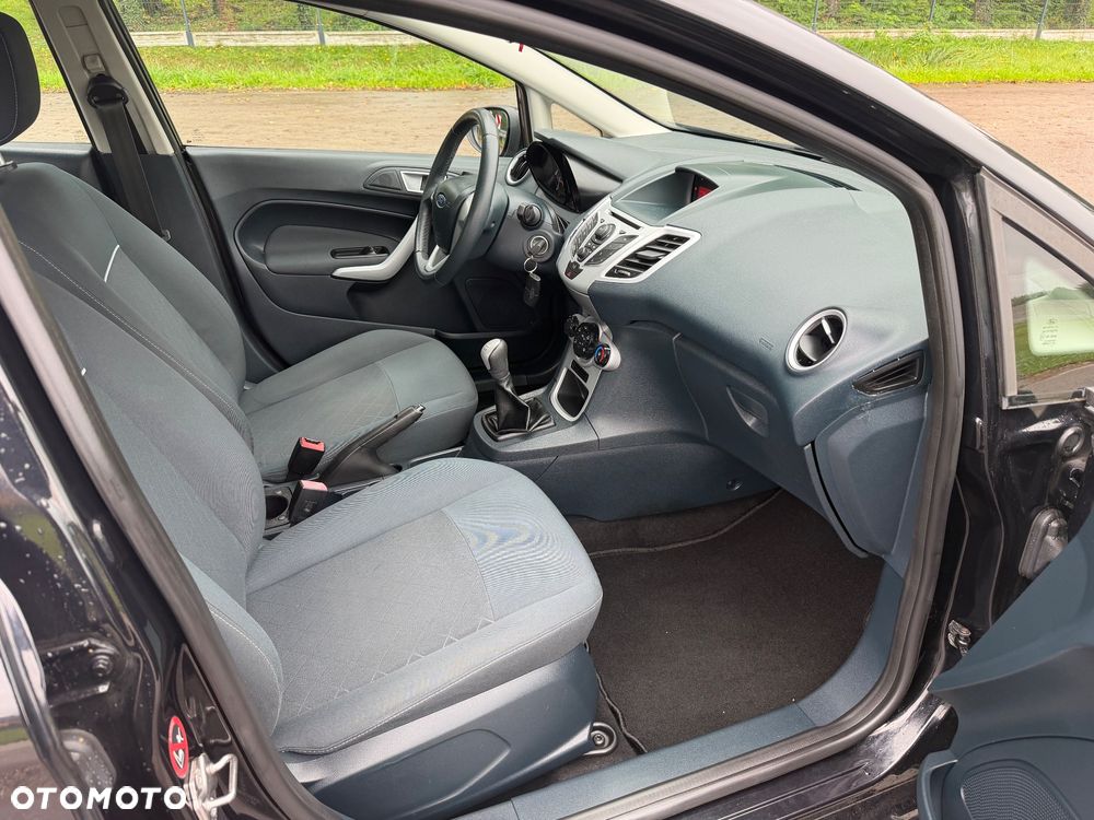 Ford Fiesta 1.25 Champions Edition - 29