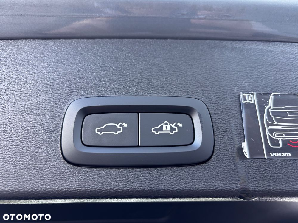 Volvo XC 40 T4 Recharge DKG Essential - 19