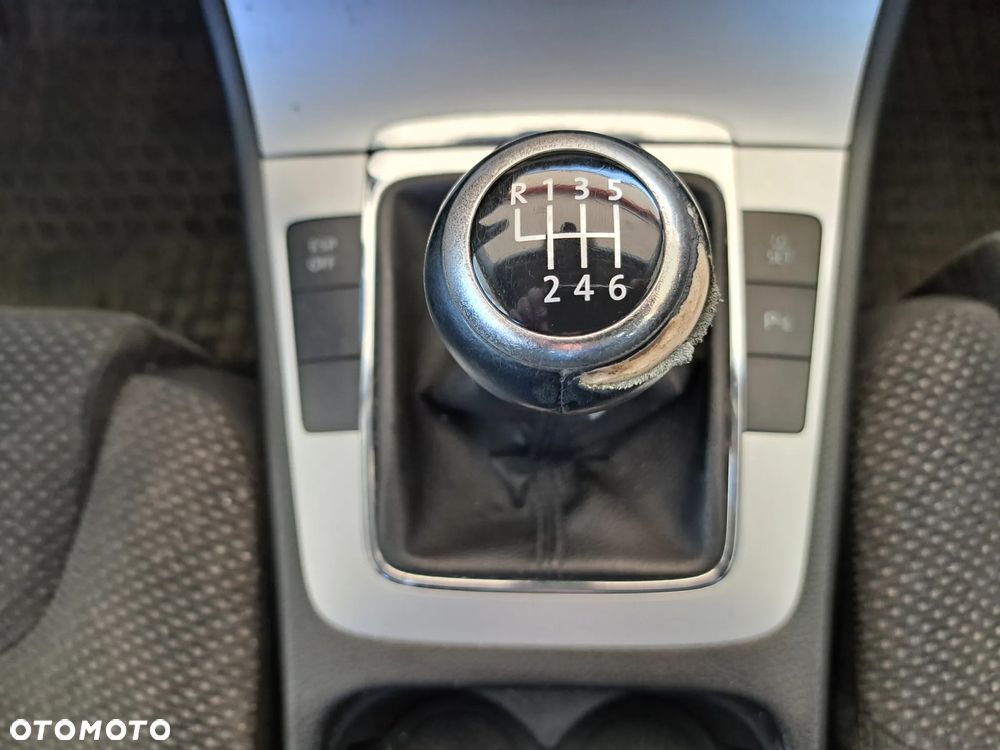 Volkswagen Passat - 22