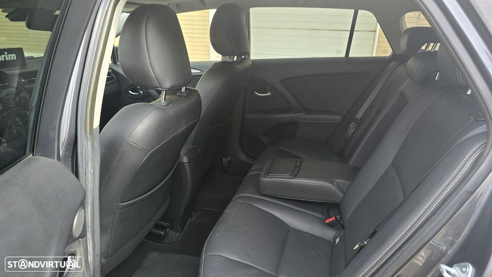 Toyota Avensis SW 2.0 D-4D Luxury+GPS - 10