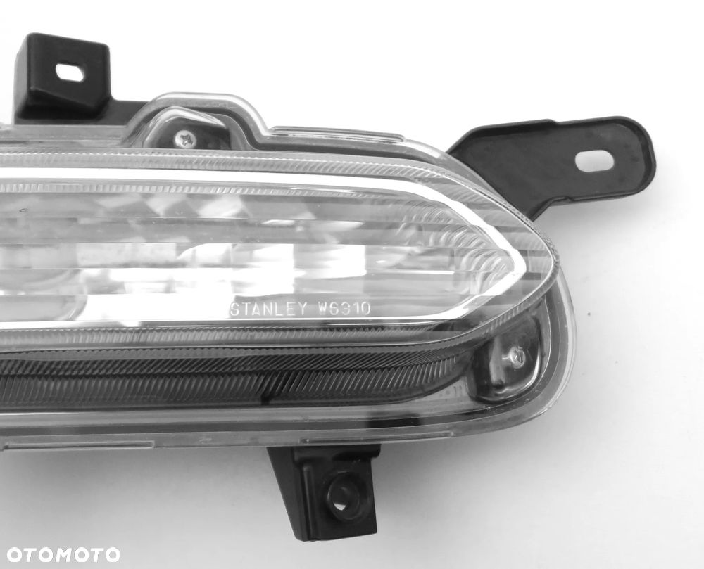 SUZUKI S-CROSS 2022 - Lampa R kierunkowskaz w zderzak S CROSS ORYGINAŁ OE - 5