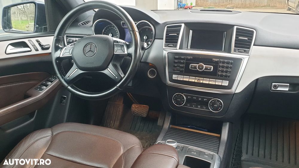 Mercedes-Benz ML - 11