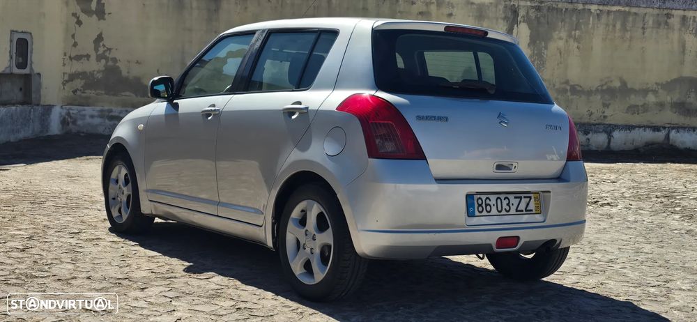 Suzuki Swift 1.3 16V GLX - 4