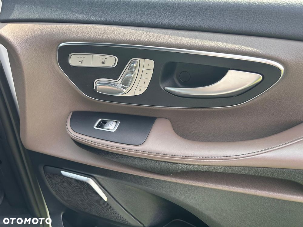 Mercedes-Benz Klasa V 300 d 4-Matic Avantgarde 9G-Tronic (d³ugi) - 8