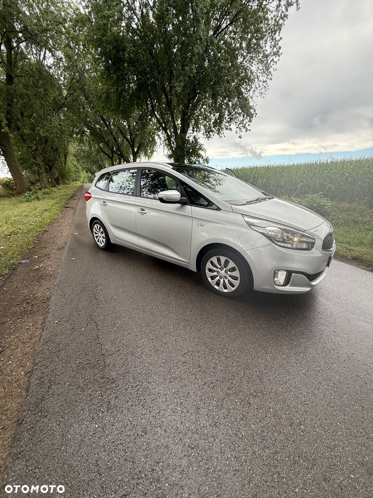 Kia Carens 1.7 CRDi 115 Dream Team Edition - 4