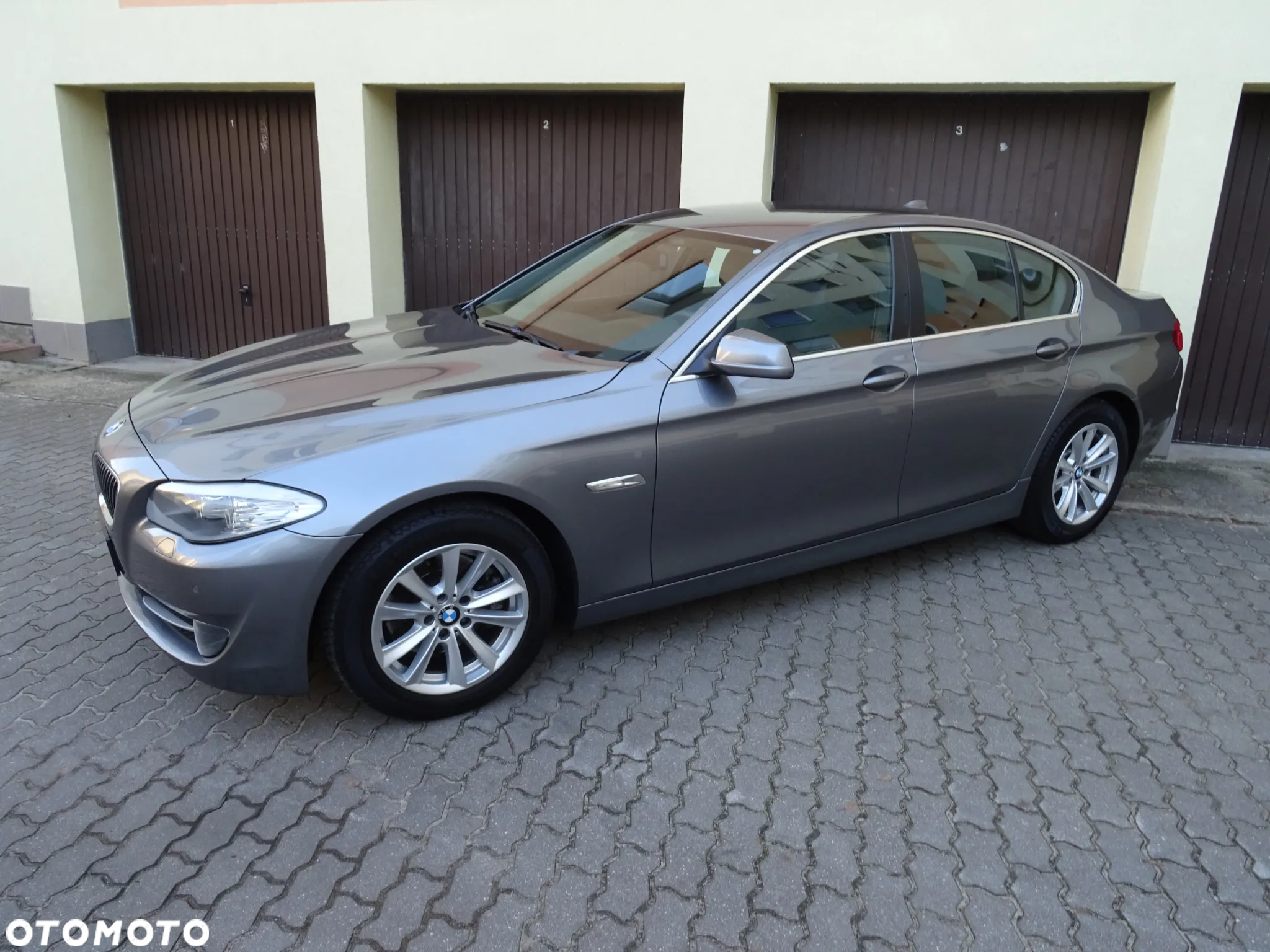 BMW Seria 5 520d - 23