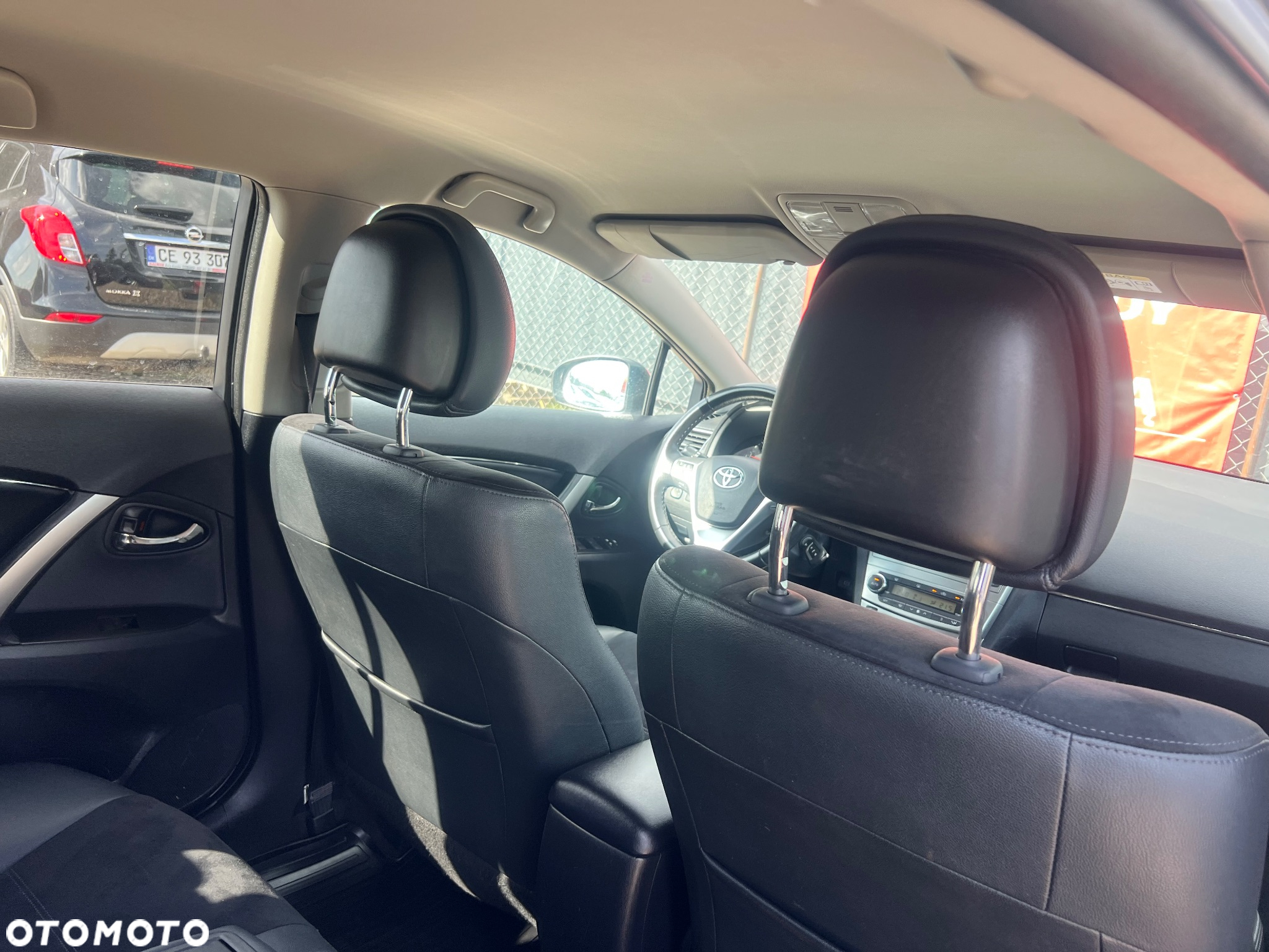 Toyota Avensis Combi 2.0 D-4D Executive - 10