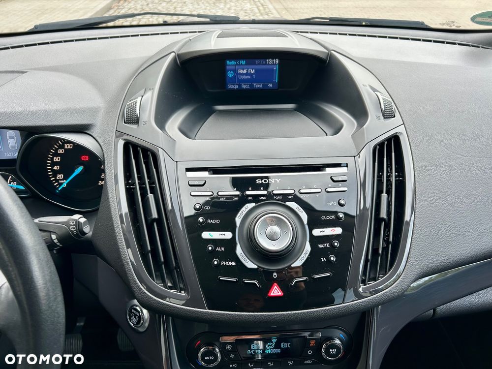 Ford Kuga 2.0 TDCi 2x4 Titanium - 25