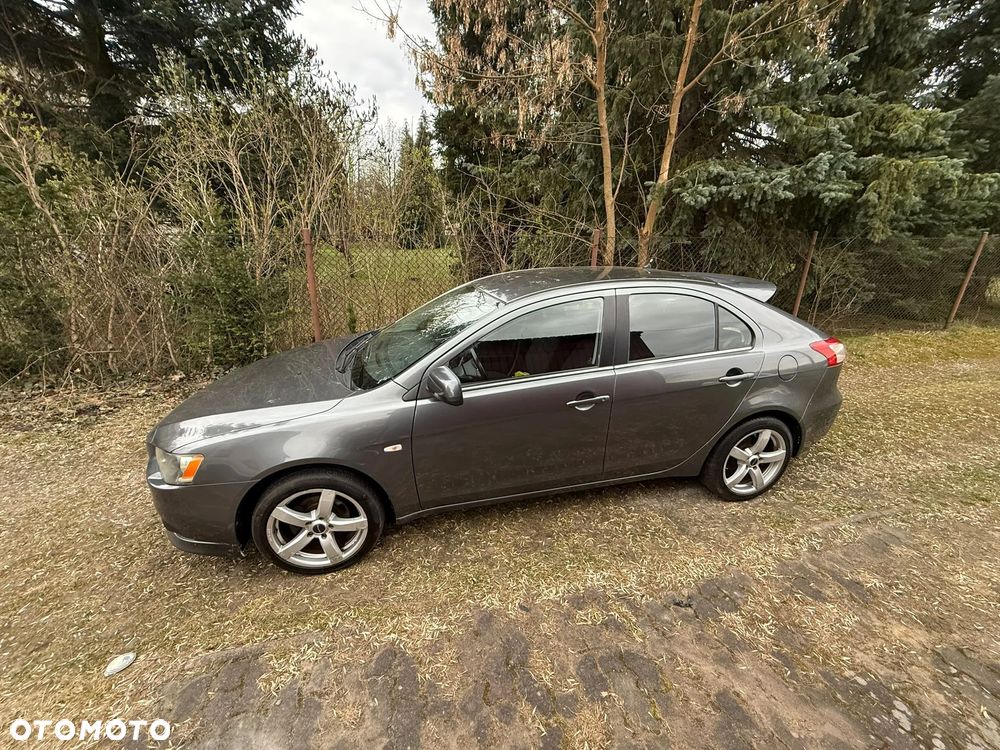 Mitsubishi Lancer - 7