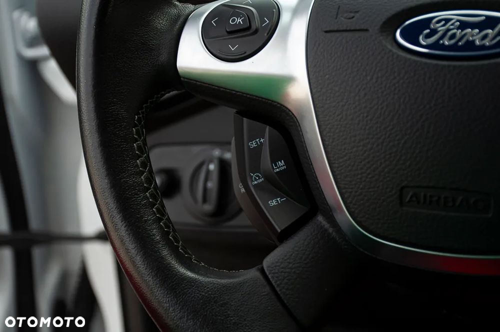 Ford Kuga - 26