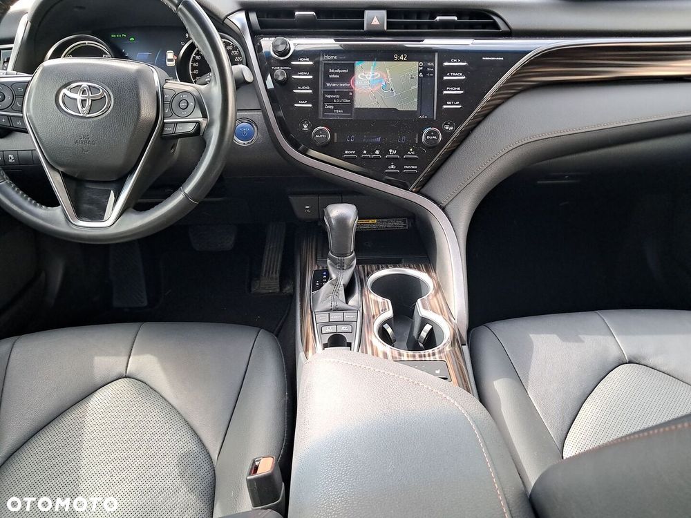 Toyota Camry 2.5 Hybrid Executive CVT - 3