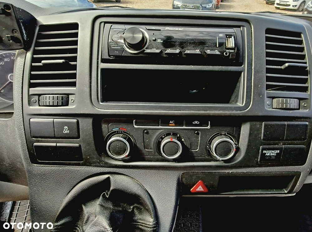 Volkswagen Transporter - 18