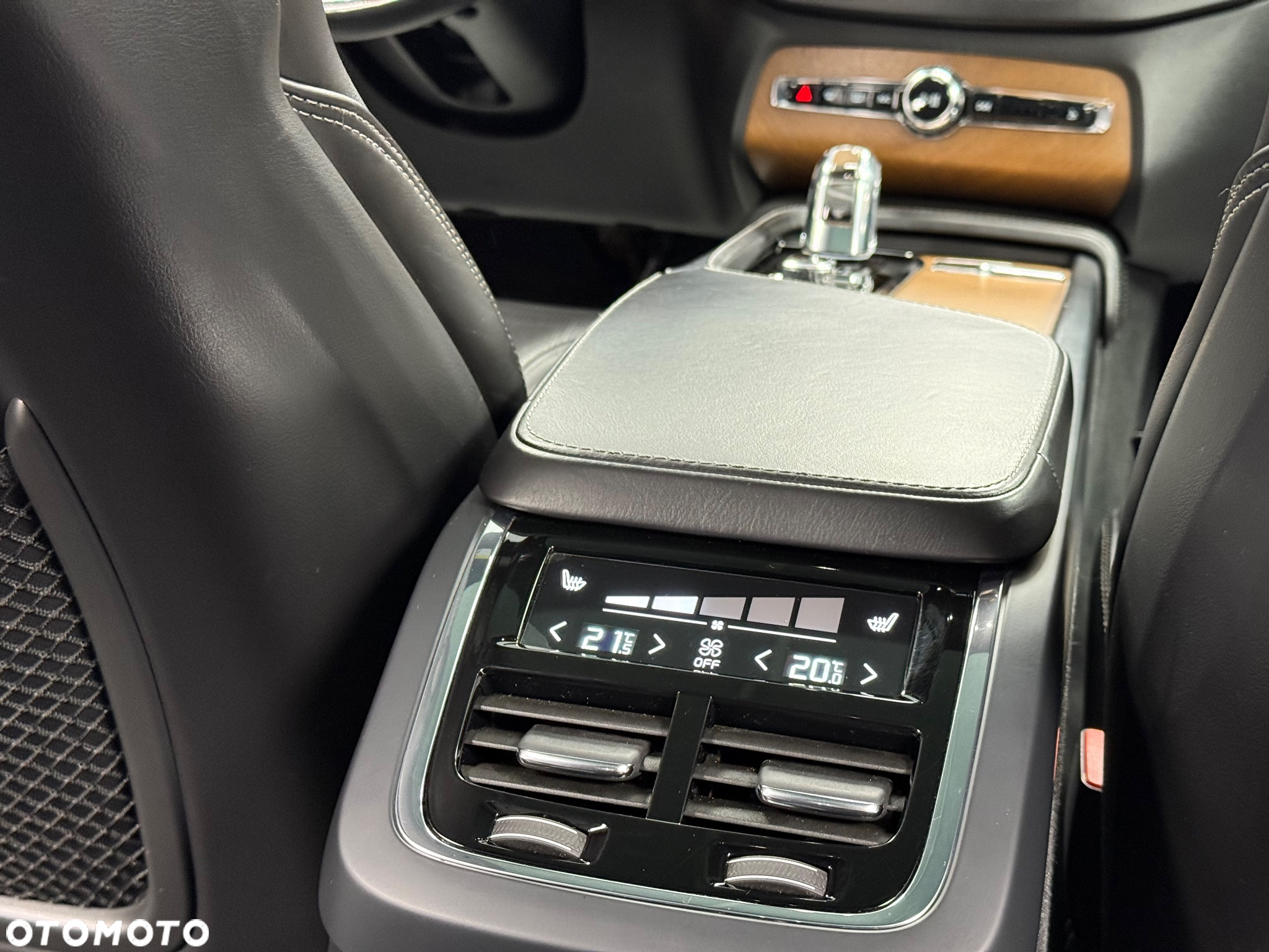 Volvo XC 90 T8 AWD Plug-In Hybrid Inscription 7os - 12