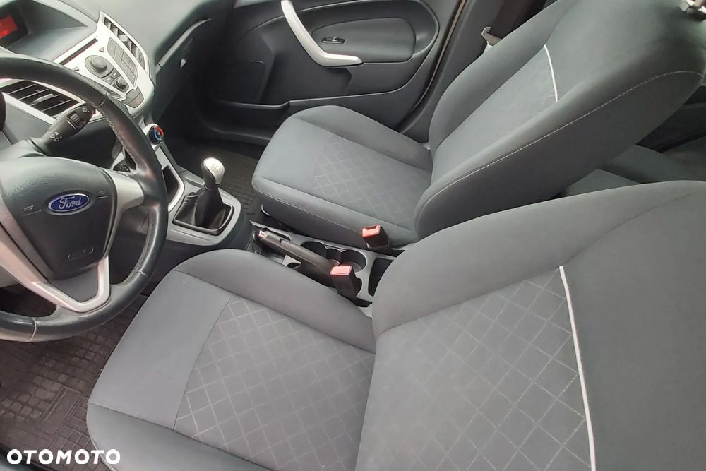 Ford Fiesta - 11