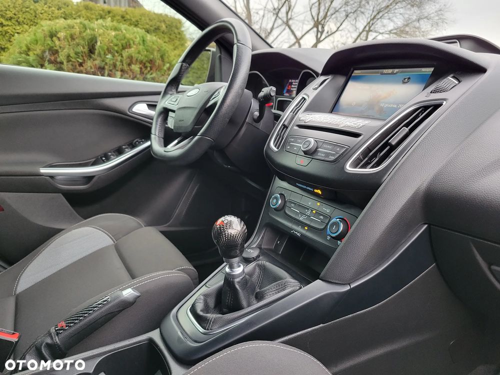 Ford Focus 2.0 EcoBoost ST-2 - 24
