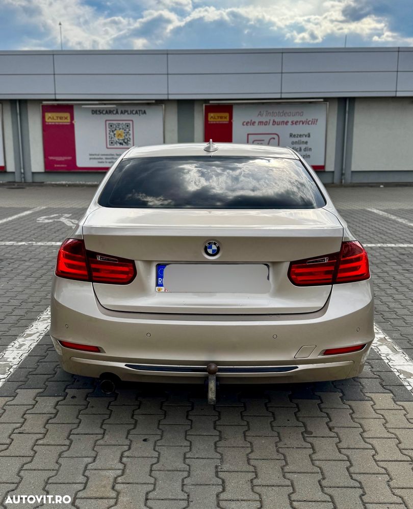 BMW Seria 3 320d Sport Line - 3