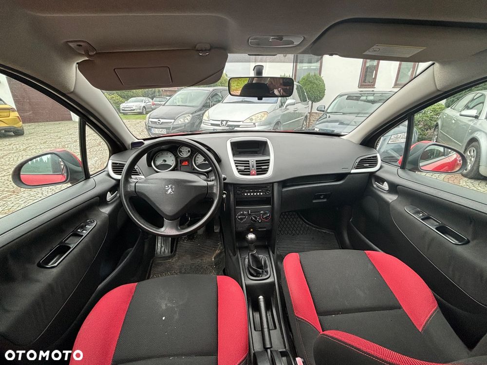 Peugeot 207 1.4 16V Trendy - 12