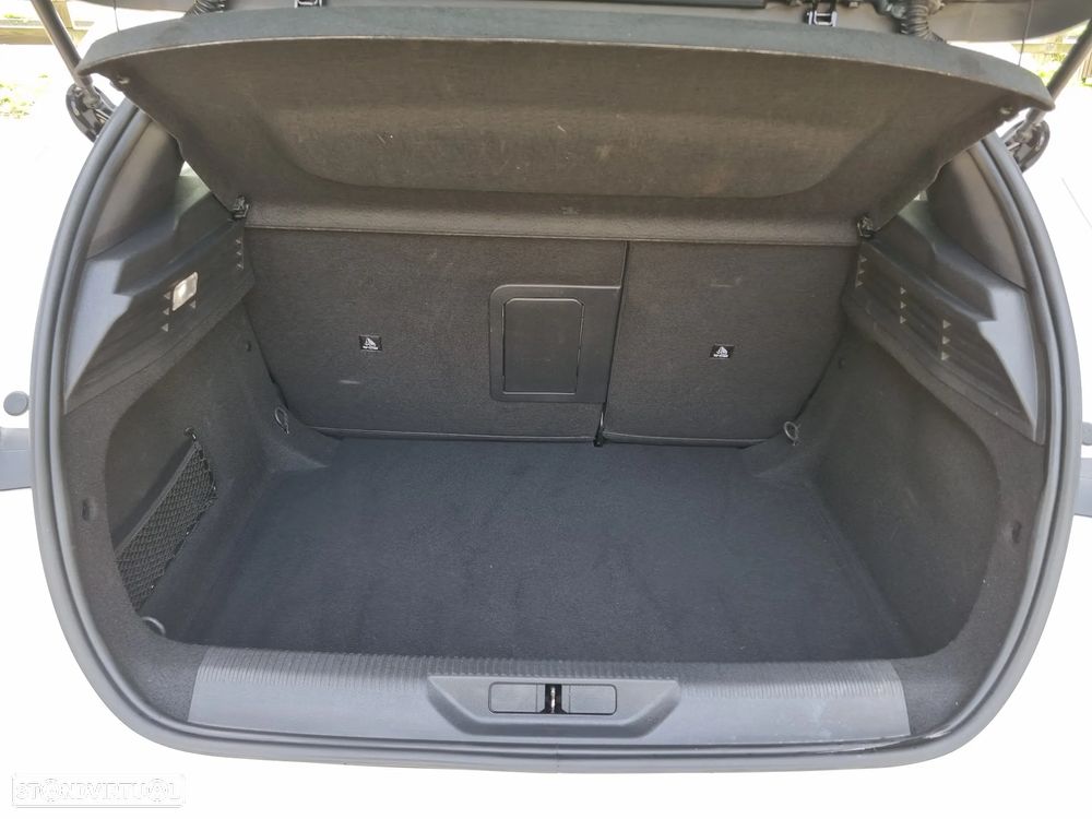 Peugeot 308 1.2 PureTech Allure EAT8 - 29