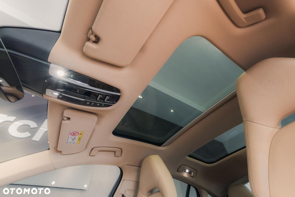 Porsche Panamera 4 E-Hybrid Platinum Edition - 17