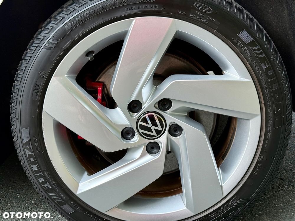 Volkswagen Golf - 11