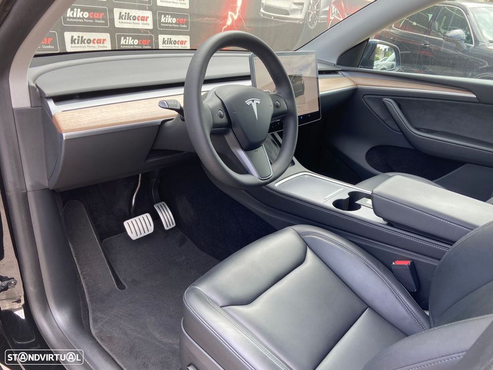 Tesla Model Y Performance Dual Motor AWD - 13