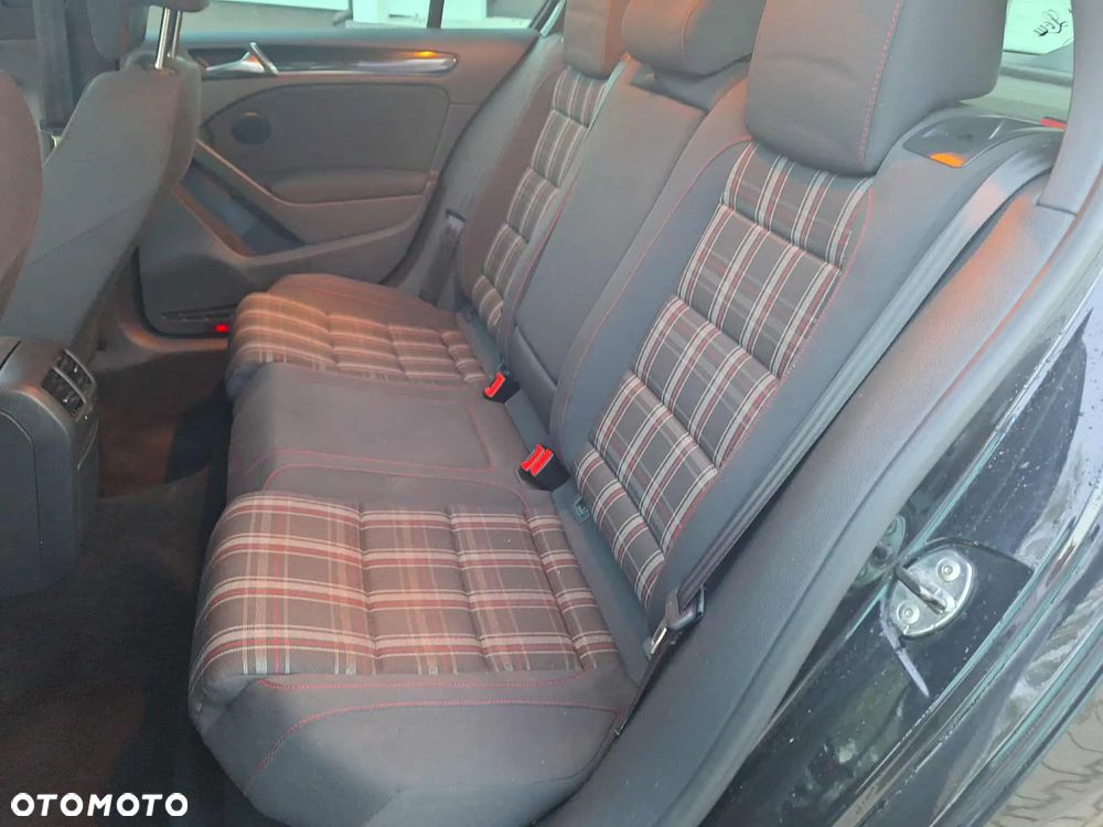 Volkswagen Golf 2.0 GTI - 9