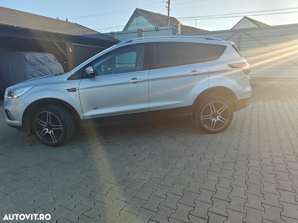 Ford Kuga 1.5 EcoBoost 4WD Titanium - 2