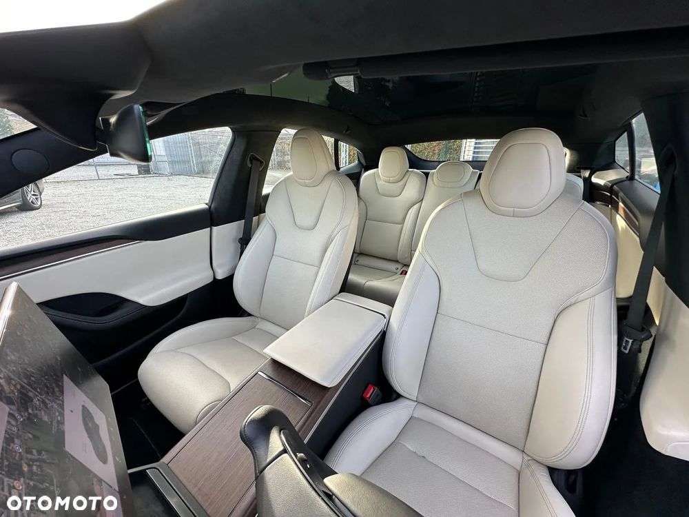 Tesla Model S Long Range - 15