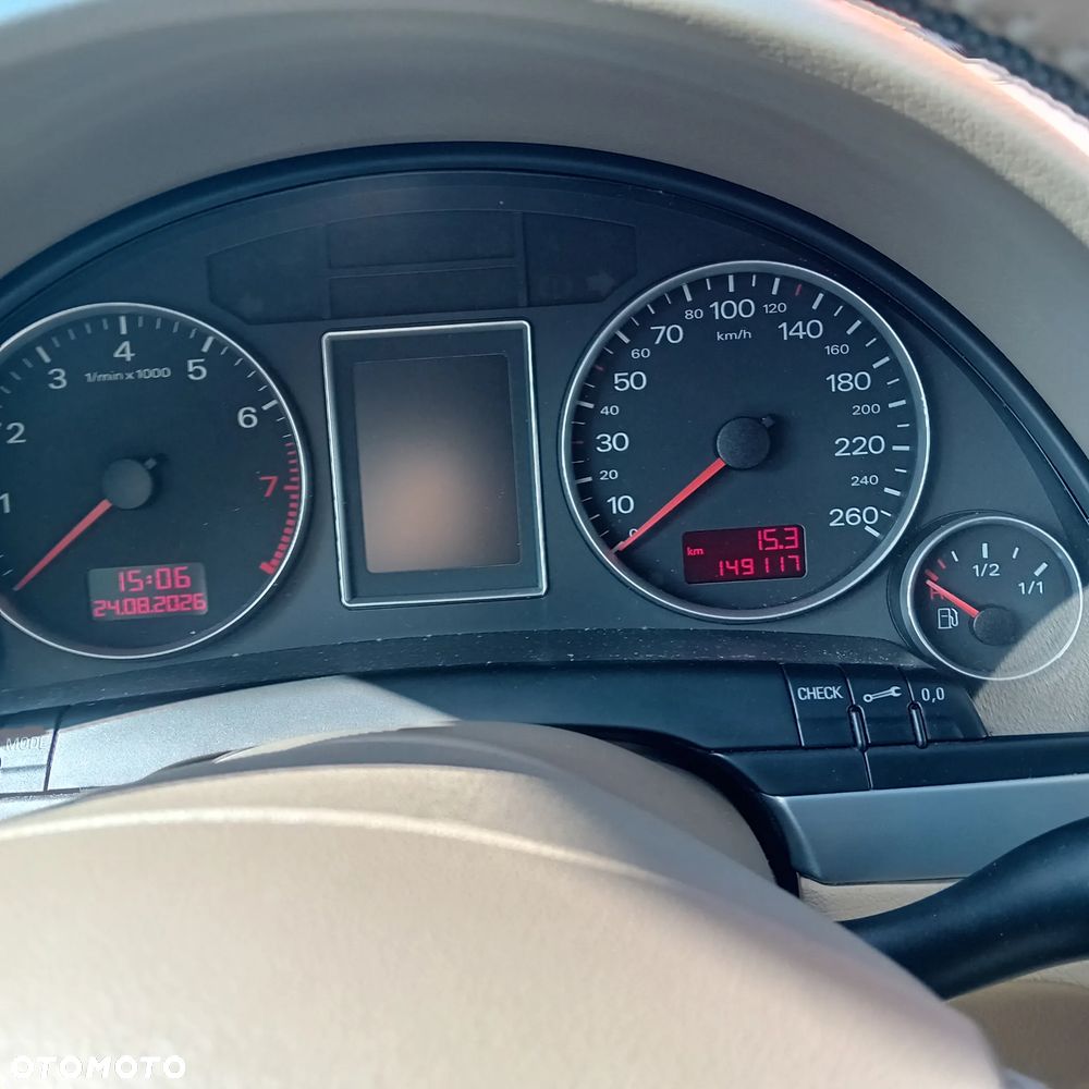 Audi A4 Limousine - 7
