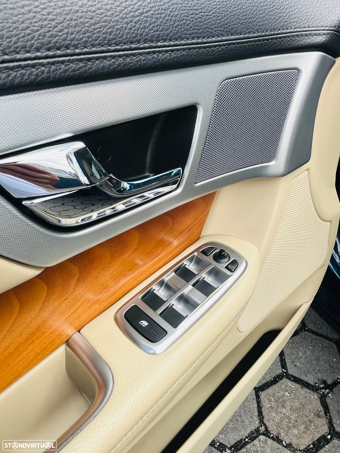 Jaguar XF 2.2 D Luxury - 32