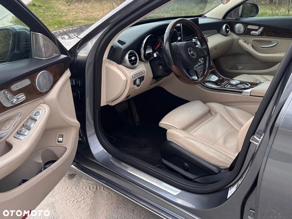 Mercedes-Benz Klasa C 300 9G-TRONIC - 15