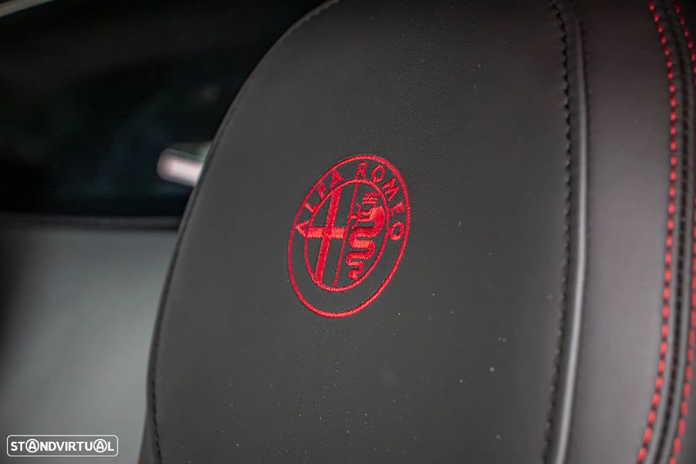 Alfa Romeo 4C 1750 TBi - 7