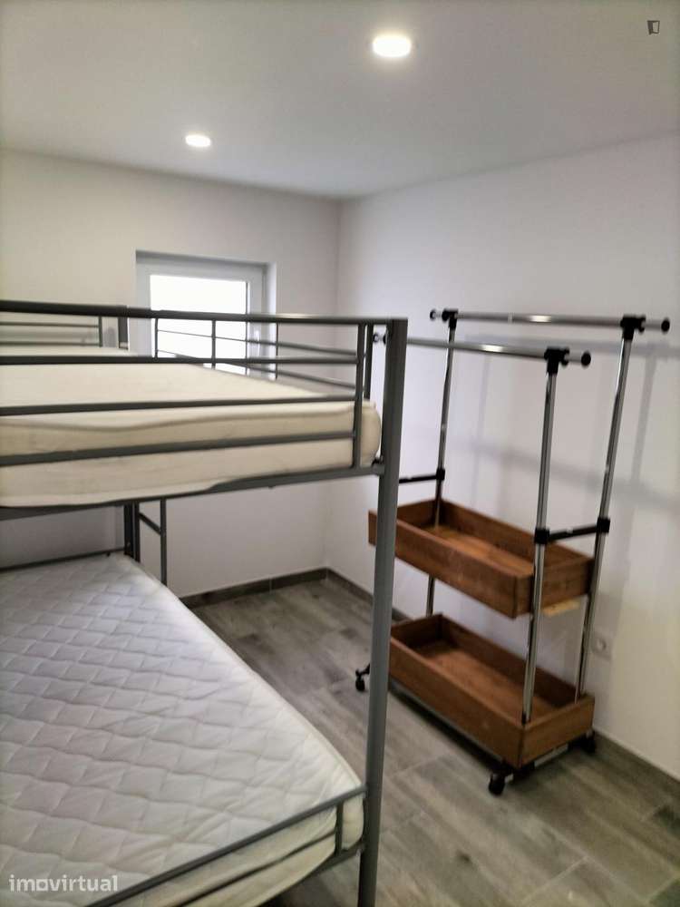 Casa com 3 quartos - localizado em Ramalde Porto - Grande imagem: 4/37