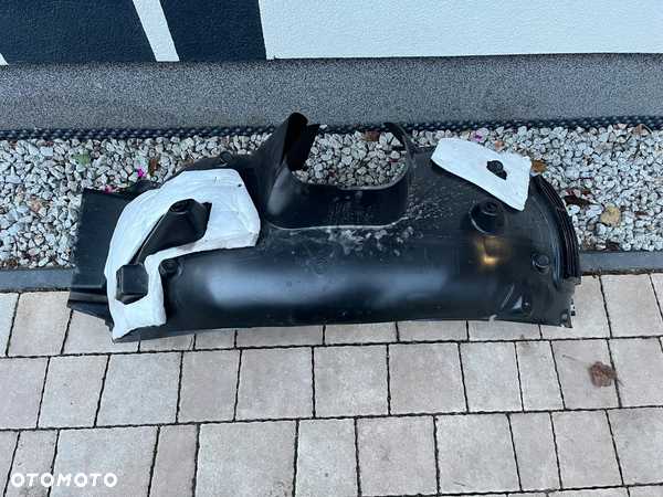 Opel Astra L nadkole prawe