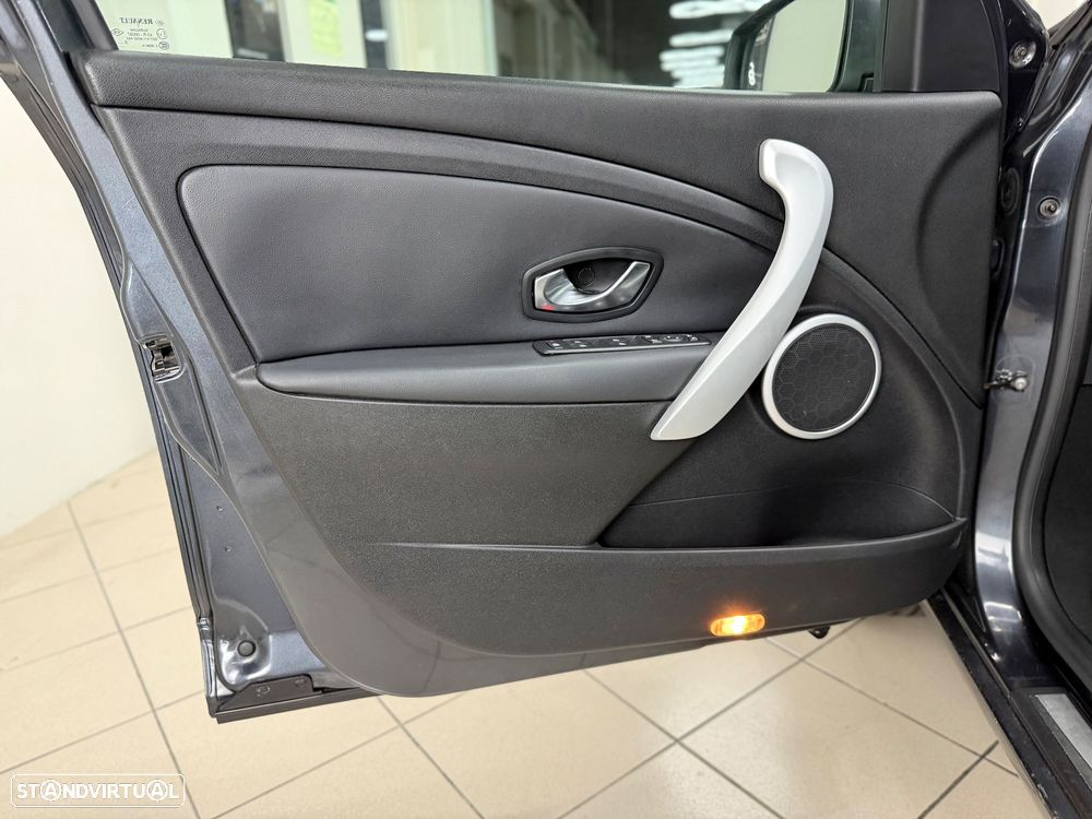 Renault Fluence 1.5 dCi Exclusive - 10