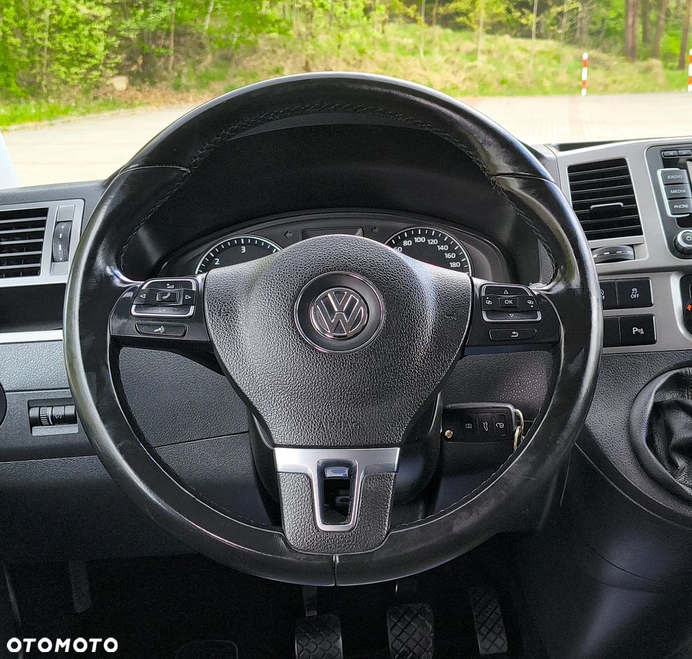 Volkswagen Caravelle - 25