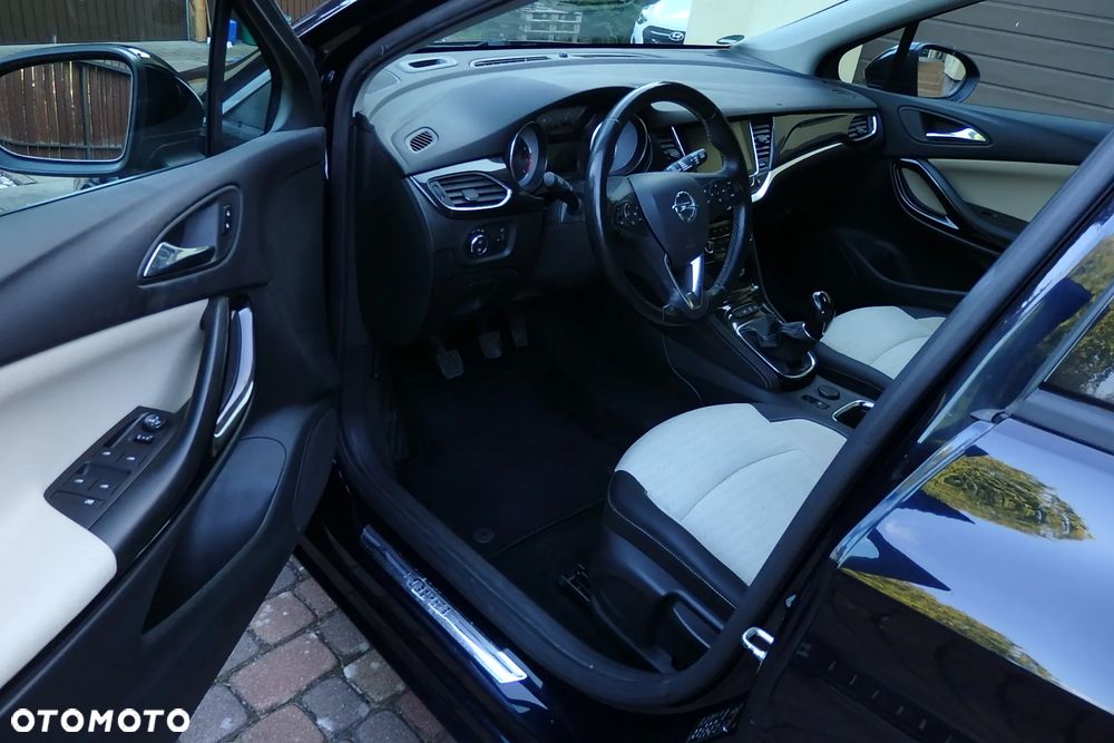 Opel Astra 1.4 Turbo Innovation - 23