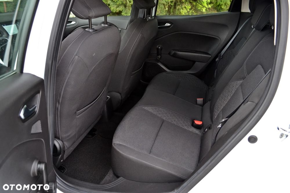 Renault Clio - 23