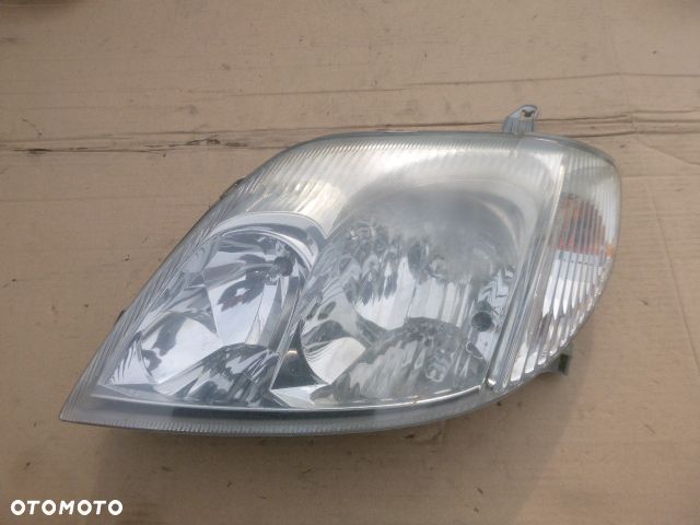 LAMPA LEWY PRZÓD LEWA PRZEDNIA TOYOTA COROLLA E12 01- - 1