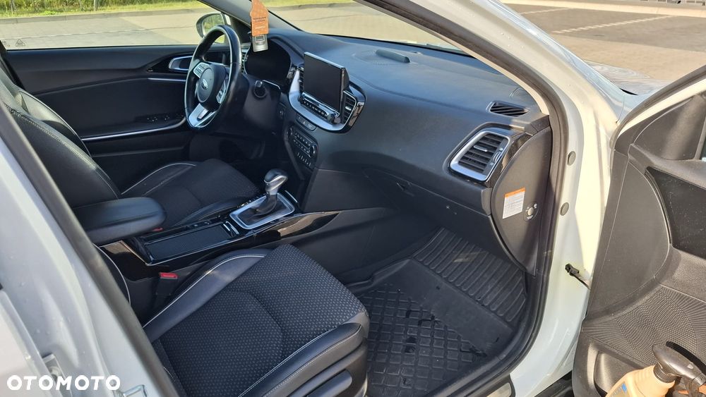 Kia XCeed 1.6 GDI PHEV L Business Line DCT - 23