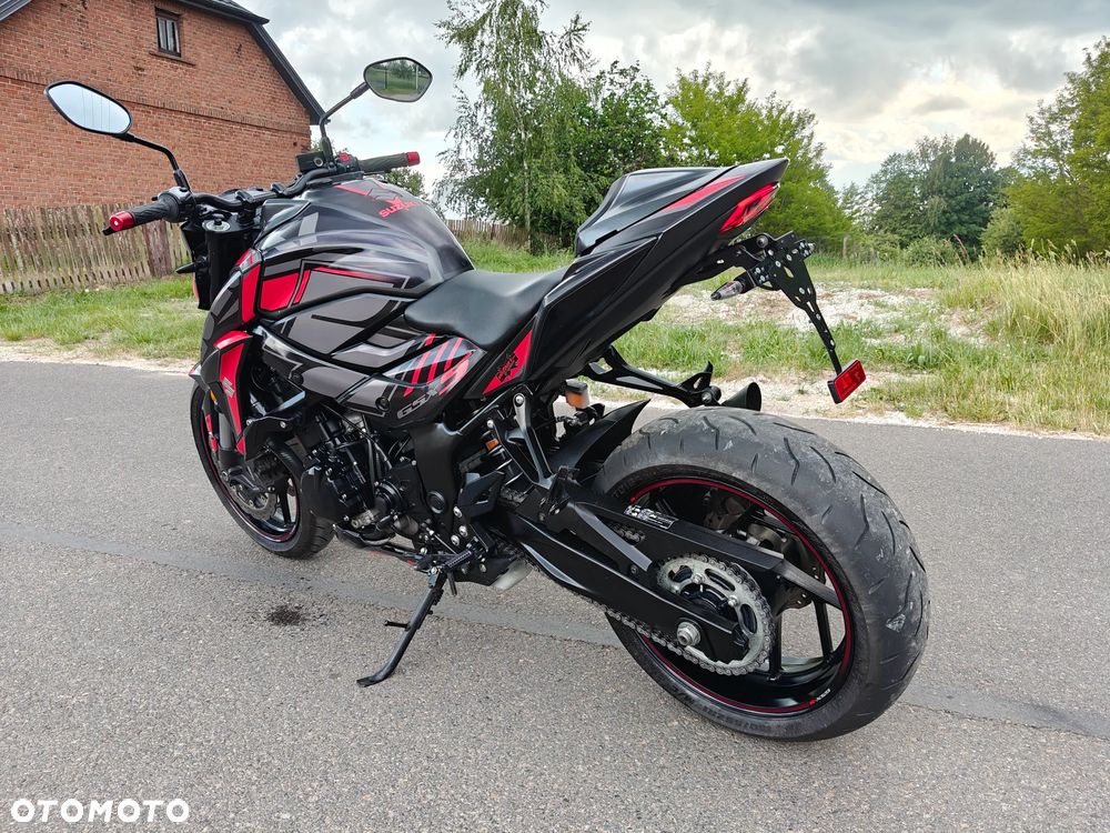 Suzuki GSX - 9