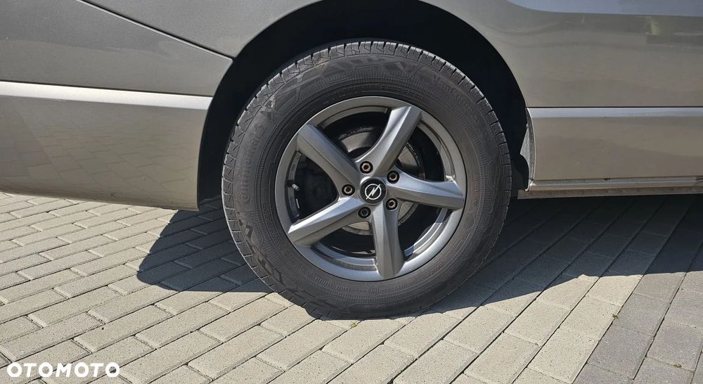 Opel Vivaro - 10