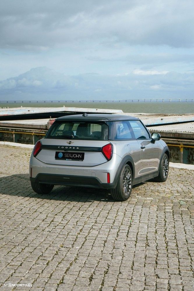 MINI 3 Portas Cooper C Essential - 4