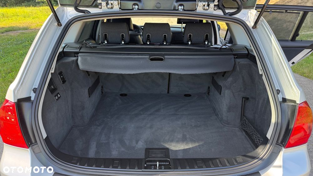 BMW Seria 3 320d xDrive - 11