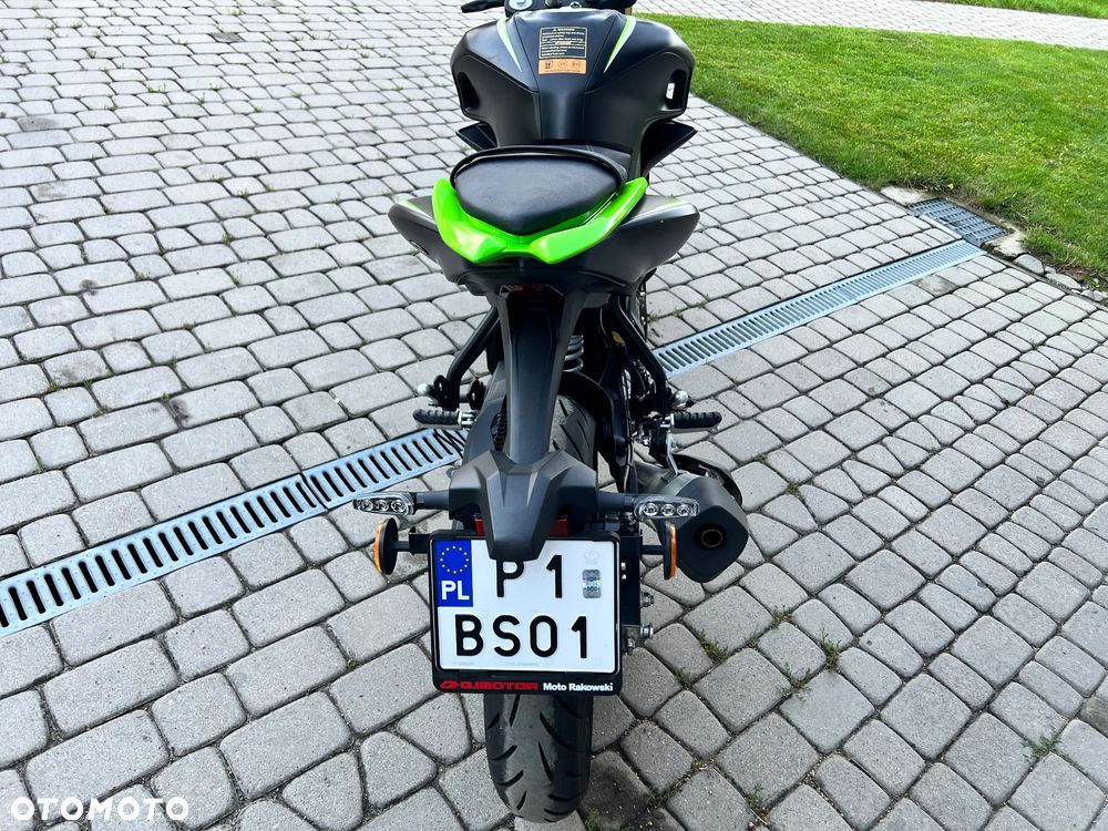 QJMOTOR SRK 125S - 13