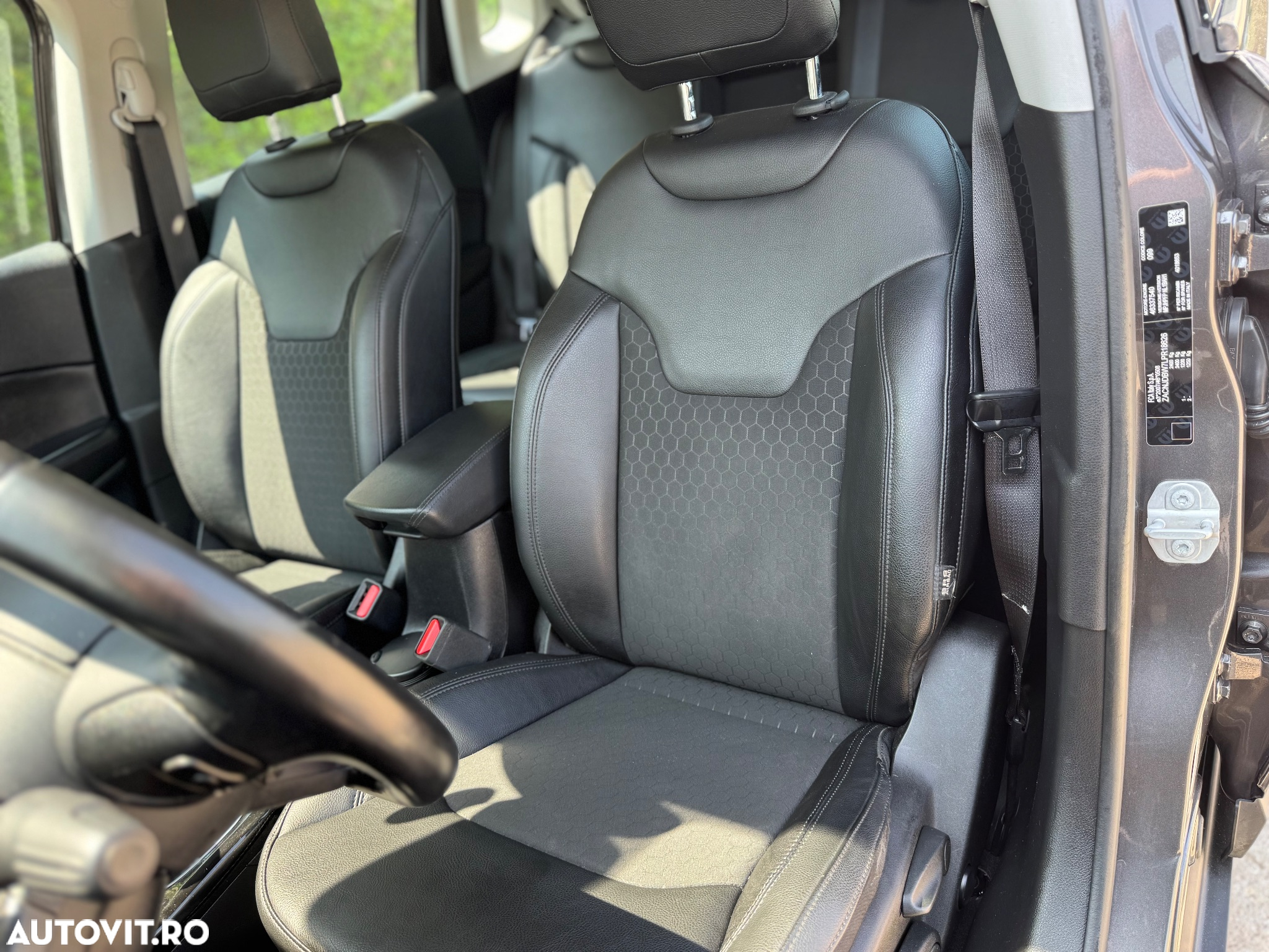 Jeep Compass - 16