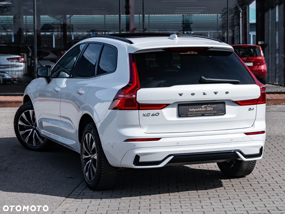 Volvo XC 60 B4 B Plus Dark - 4