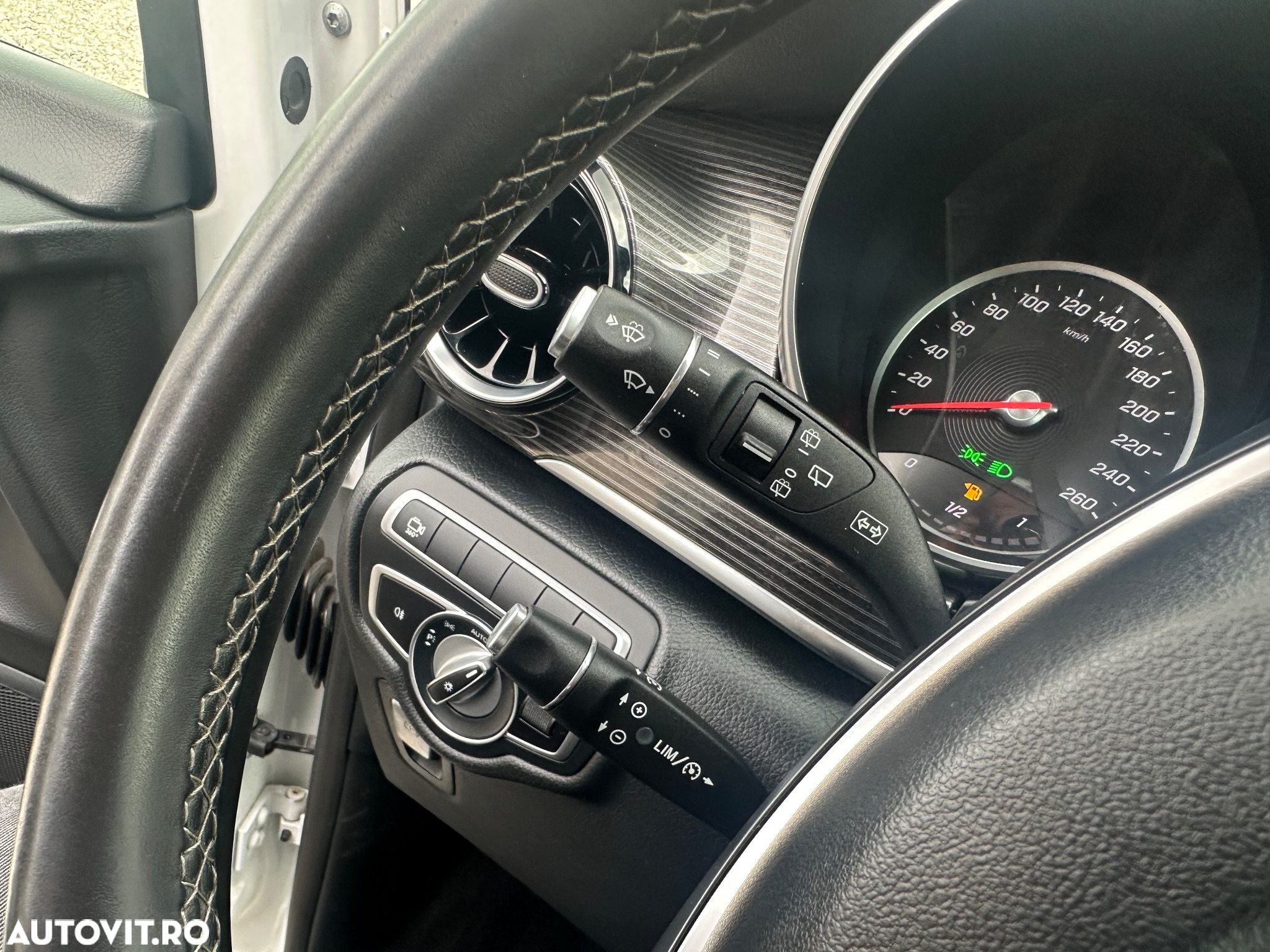 Mercedes-Benz V 300 d lang 9G-TRONIC Avantgarde - 17