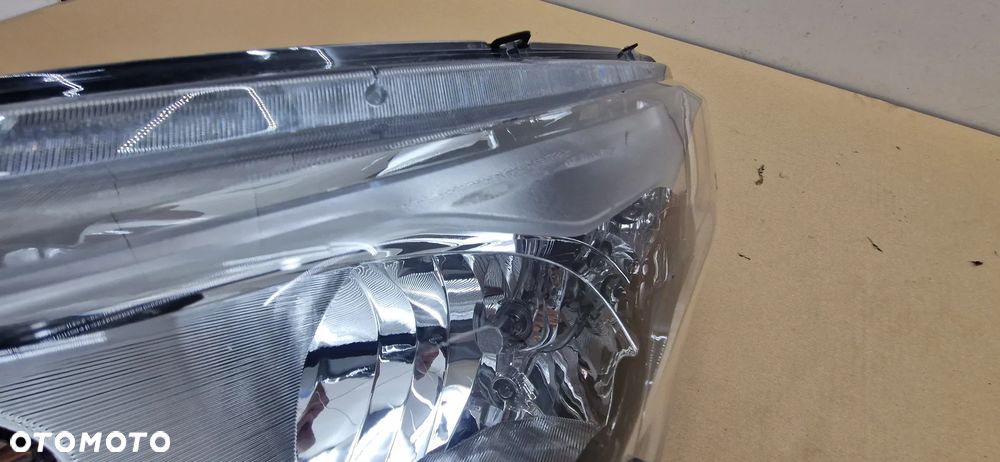 VECO DAILY IV 14- LAMPA LEWY PRZÓD 05801473750 - 10